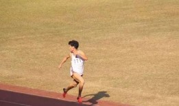 娱乐吃瓜酱一步三回头,一步三回头，揭秘娱乐圈那些事儿